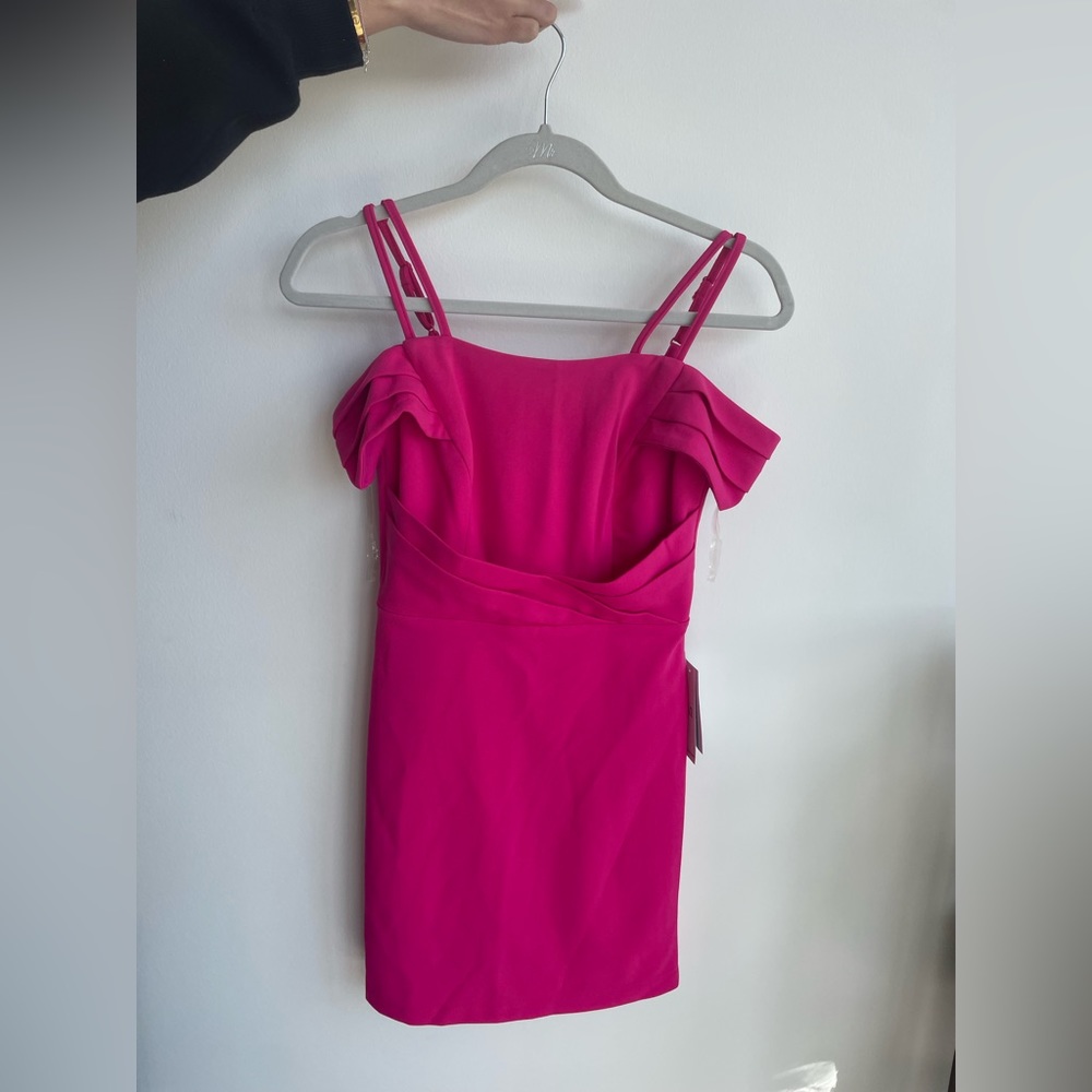 Off the shoulder pink dress for parties, dates, formals, etc!!💗💗💗